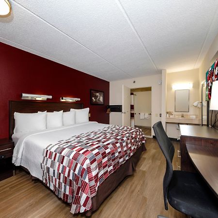 Red Roof Inn Tampa - Brandon Екстериор снимка