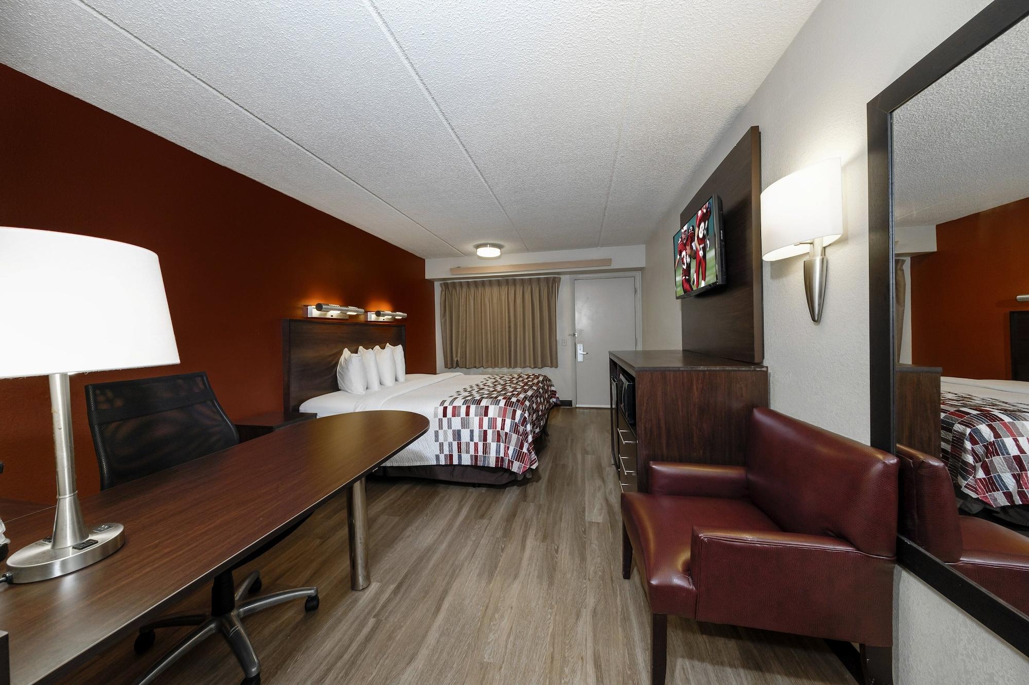Red Roof Inn Tampa - Brandon Екстериор снимка