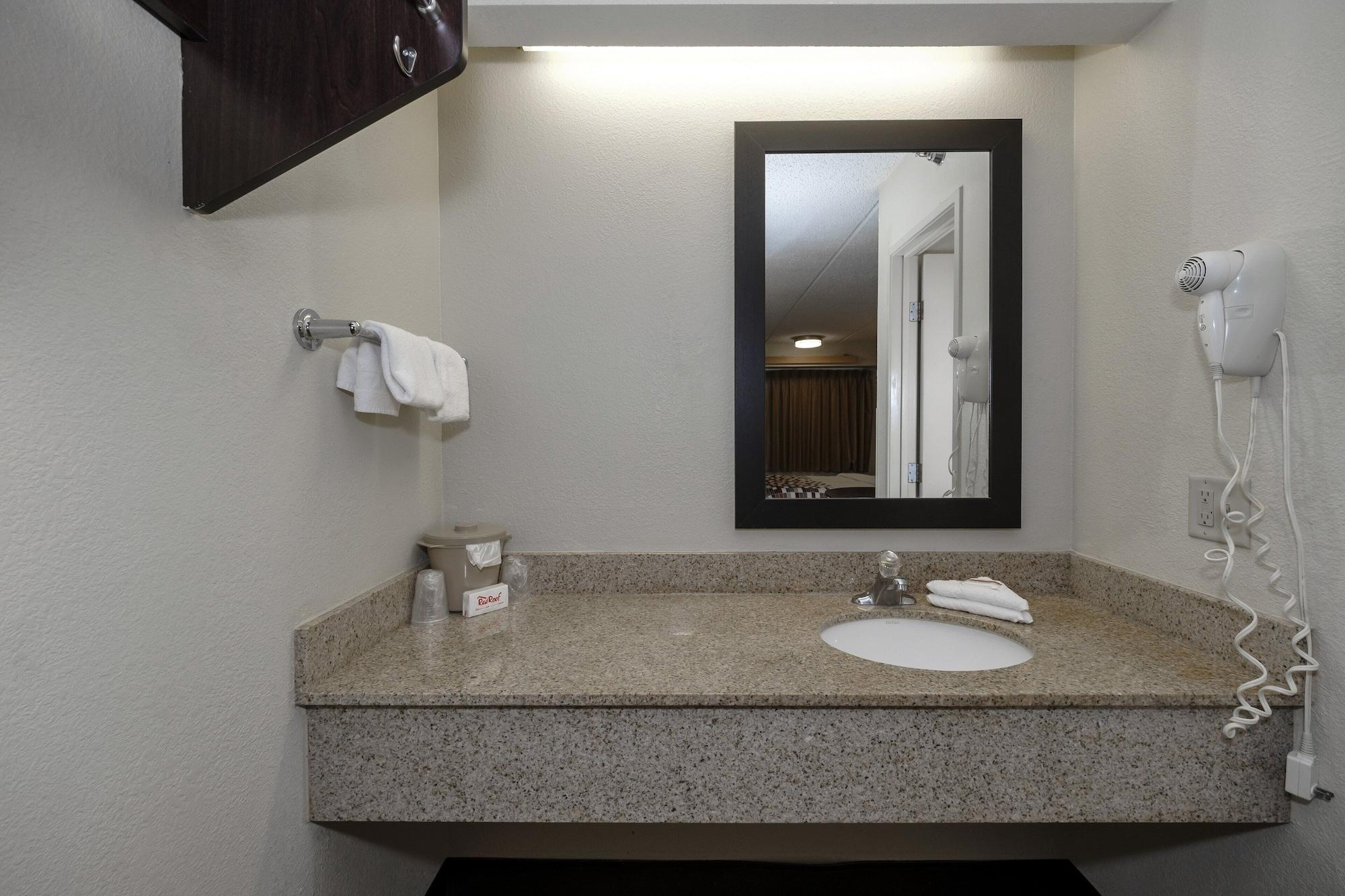 Red Roof Inn Tampa - Brandon Екстериор снимка