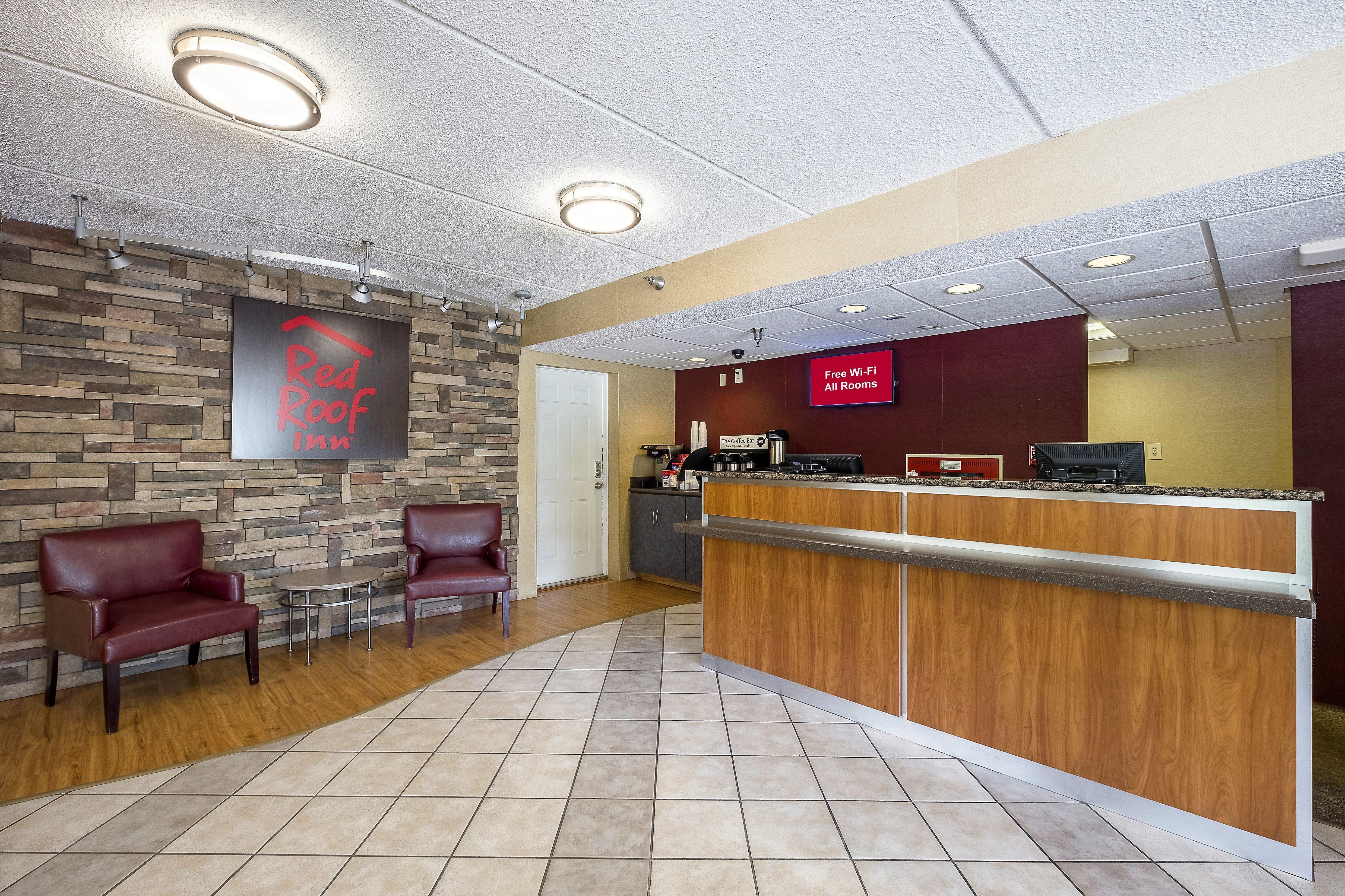 Red Roof Inn Tampa - Brandon Екстериор снимка